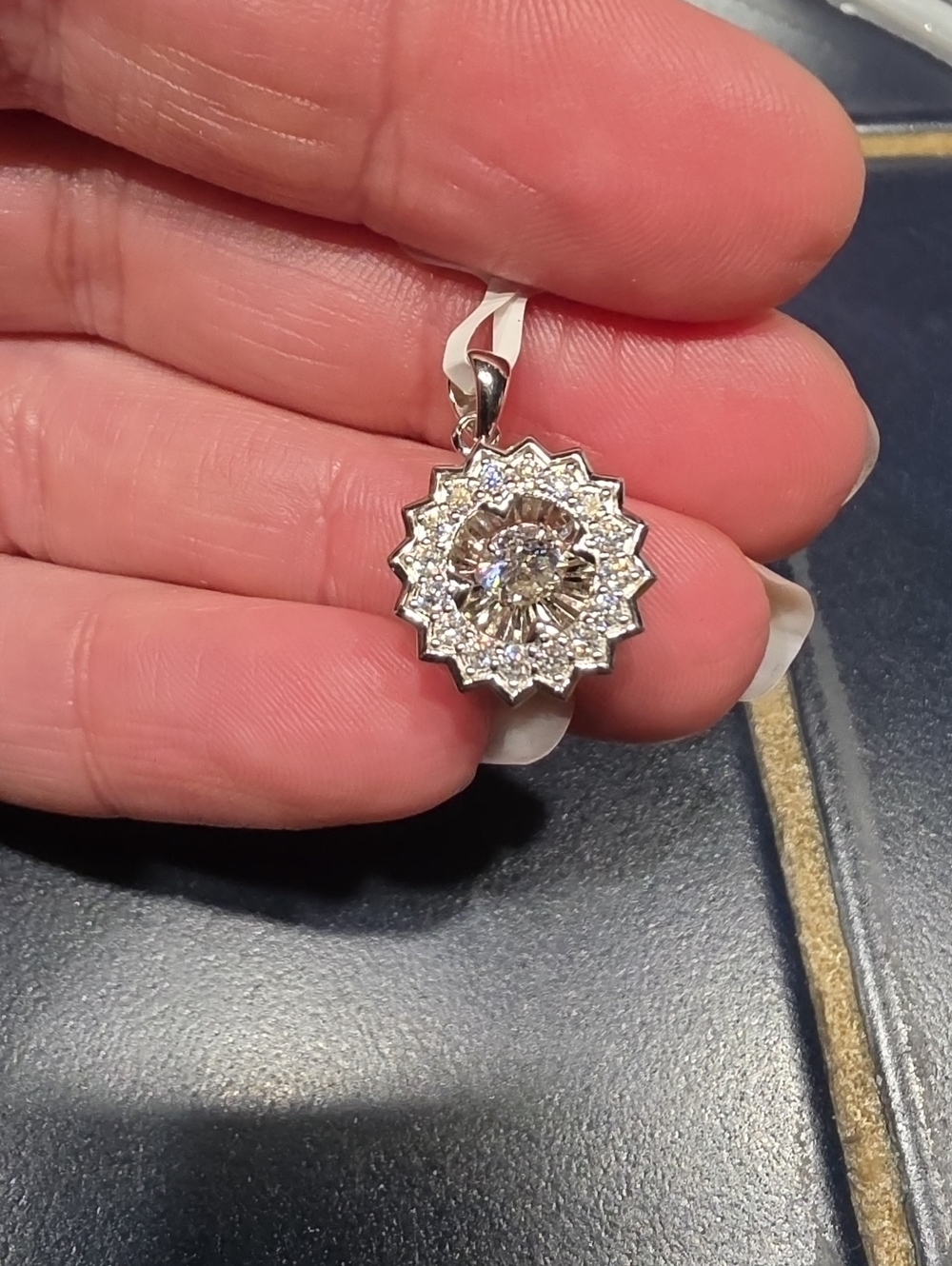 Beautiful Pendant Without Chain